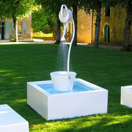 Fontaine décorative à deux vasques ton blanc avec pompe Hairie Grandon - Ø  76 x H 98 cm : Fontaines HAIRIE GRANDON jardin - botanic®