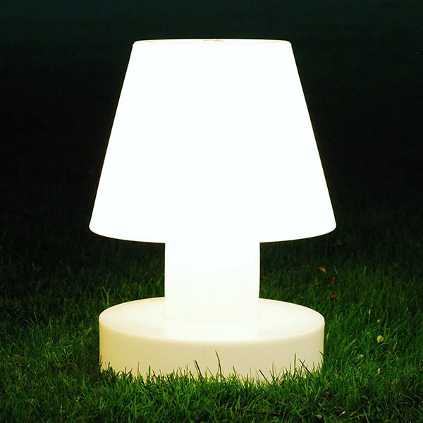 Lampadaire design extérieur LED LOLA avec batterie - Keria et Laurie Lumière
